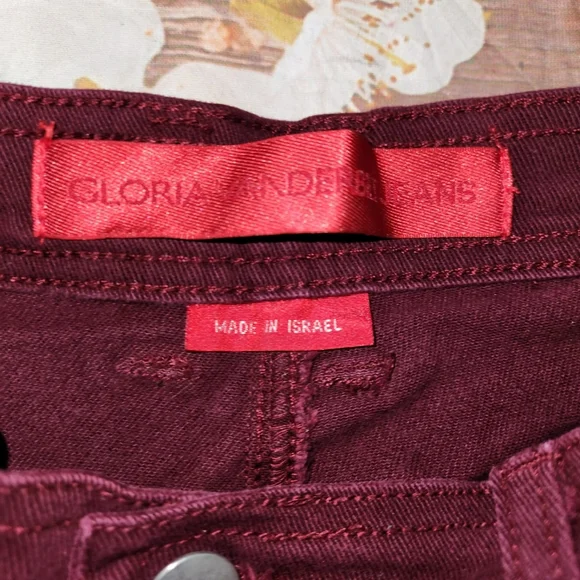 ⭐️ Gloria Vanderbilt burgundy petite jeans - Picture 3 of 7